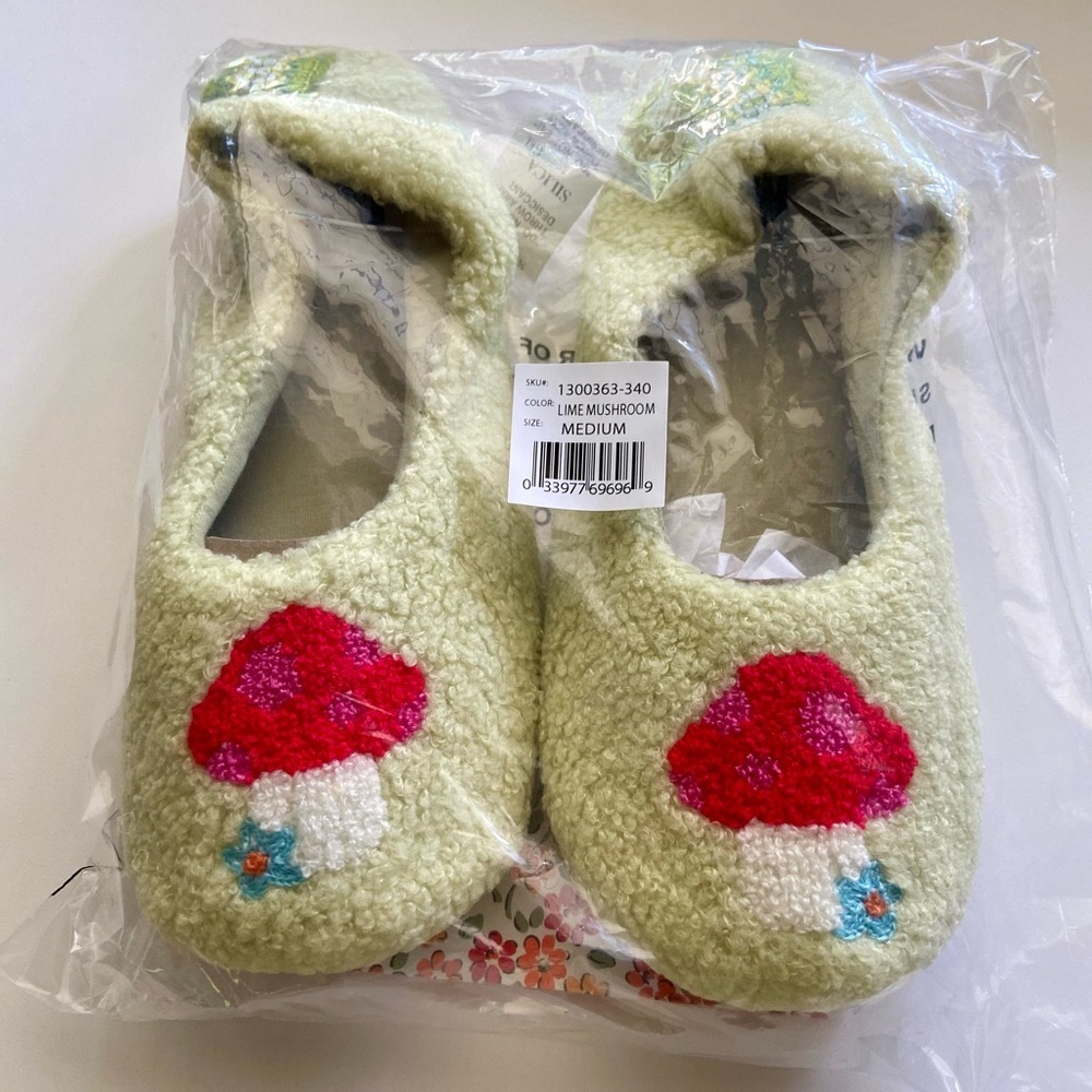 MUK LUKS, Lightweight Cushioned Pull-On Slippers,  Embroidered Slippers, M (7-8) - Picture 6 of 10